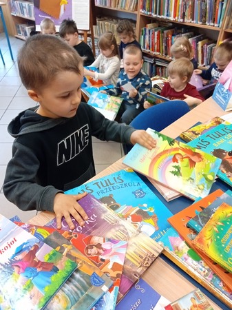 spotkanie z przedszkolakami w bibliotece